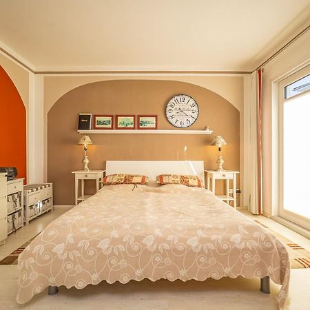 Studio 2 Im Eg Haus Stranddistel, Geschmackvoll Eingerichtete Ferienwohnung Fur 2 Personen In Цингст Екстериор снимка