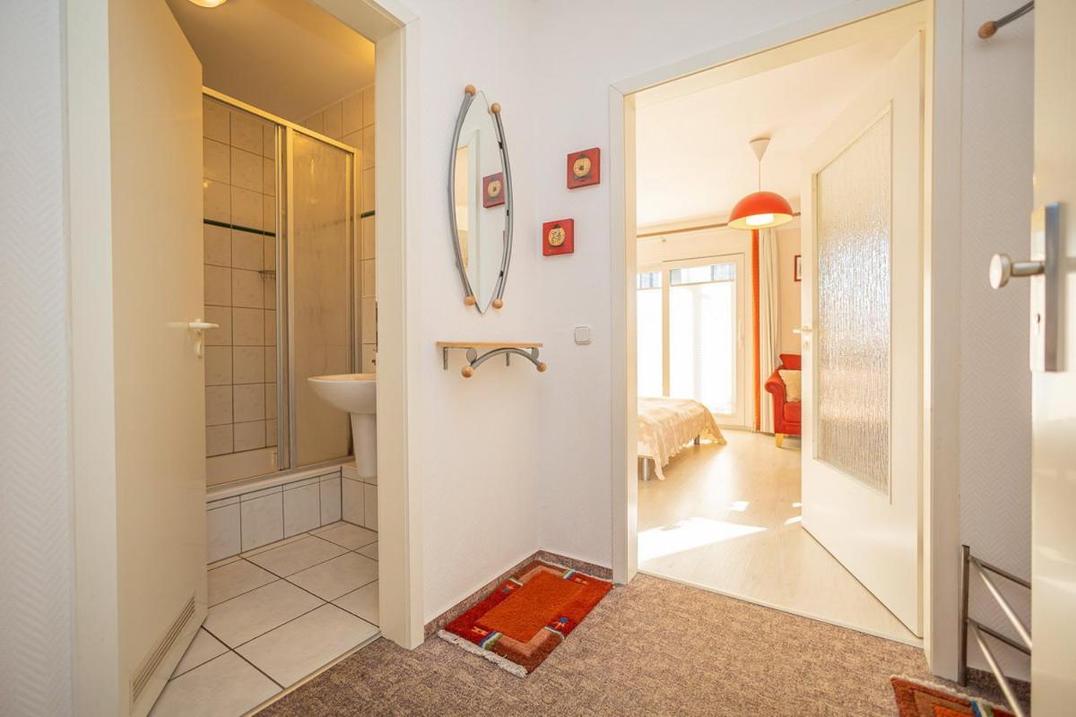 Studio 2 Im Eg Haus Stranddistel, Geschmackvoll Eingerichtete Ferienwohnung Fur 2 Personen In Цингст Екстериор снимка