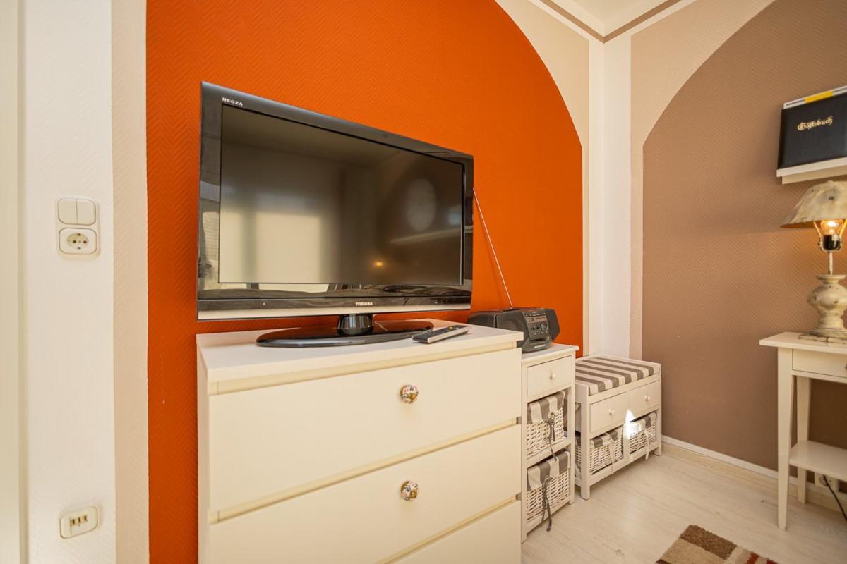Studio 2 Im Eg Haus Stranddistel, Geschmackvoll Eingerichtete Ferienwohnung Fur 2 Personen In Цингст Екстериор снимка